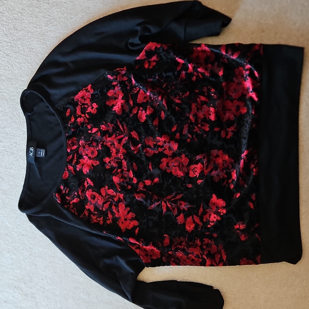 Velvet panel 3/4 sleeve sweater